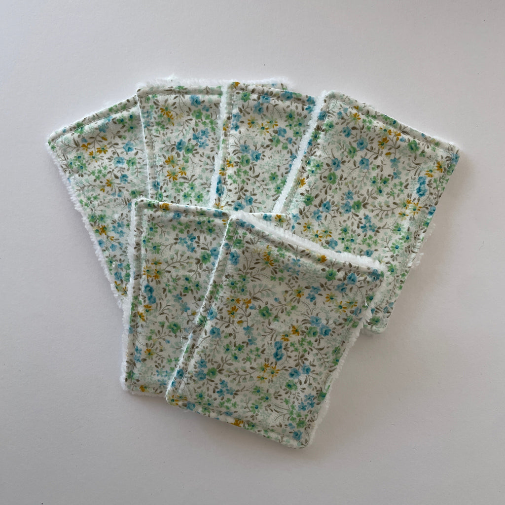 Lingettes démaquillantes petit format en lot de 6