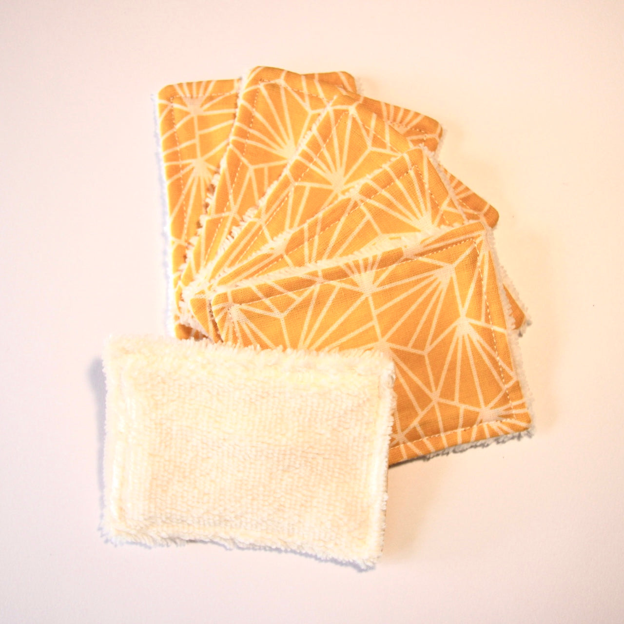 Lingettes démaquillantes petit format en lot de 6
